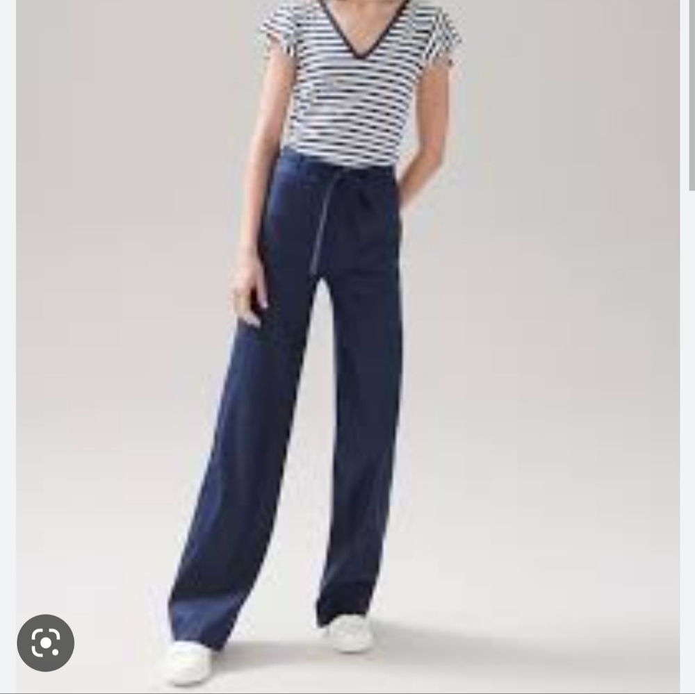 White House Black Market WHBM linen wide leg  pants in size 2 Regular